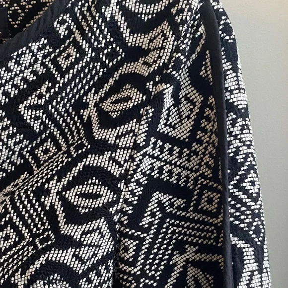 Marks & Spencer Geometric Black and White Blazer (small) - Picture 13 of 15